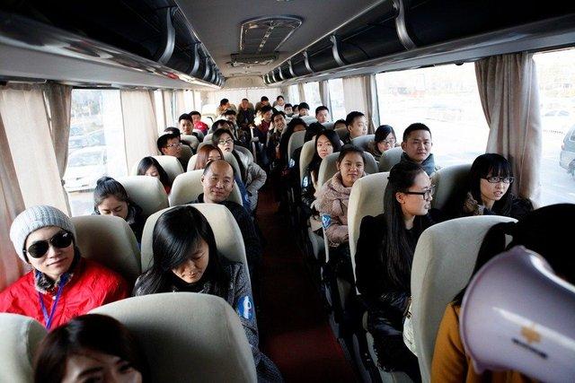 鴻鳴深圳大巴包車：每一次回家，都溫暖下一次出發(fā)！